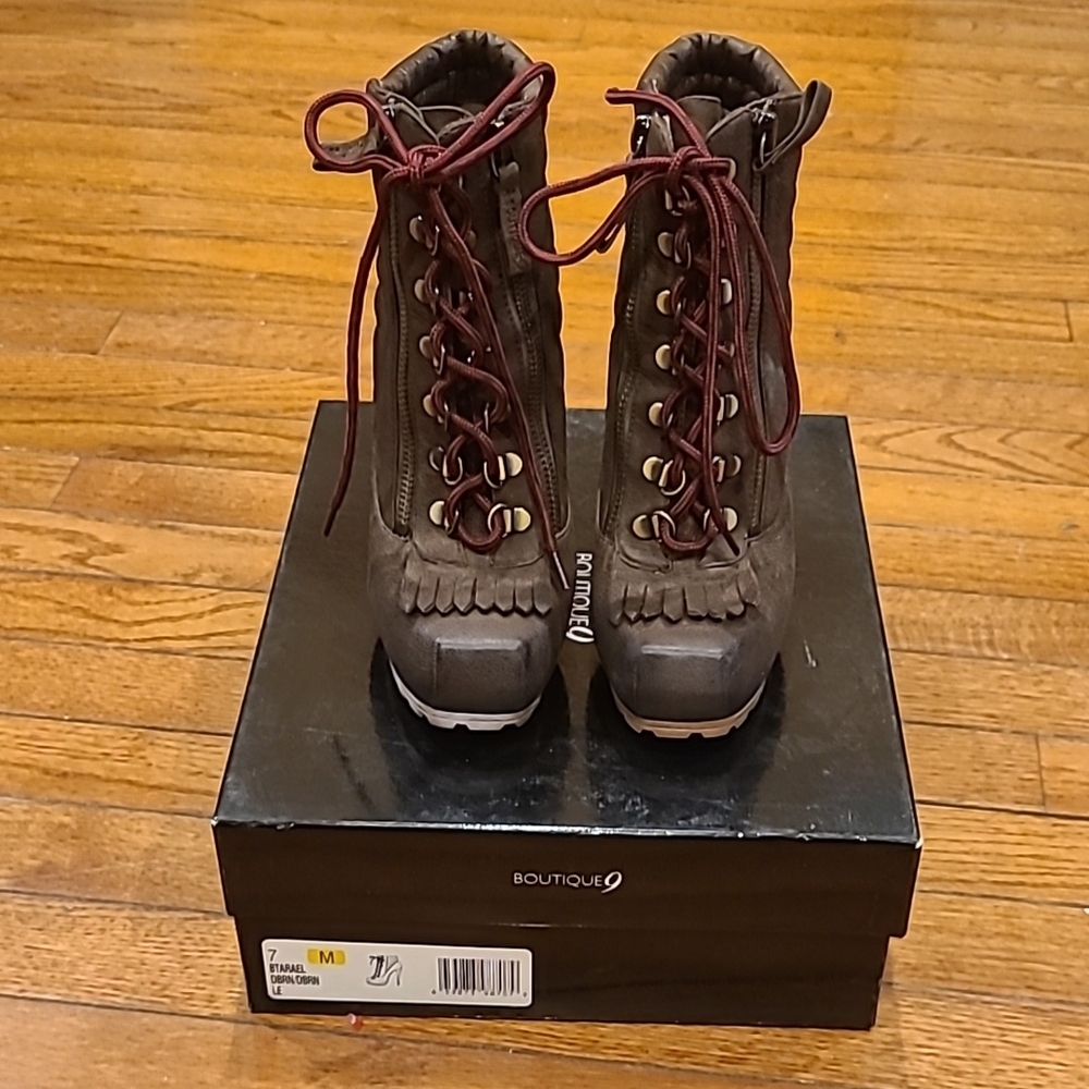 Boutique 9 Brown Women's Boots